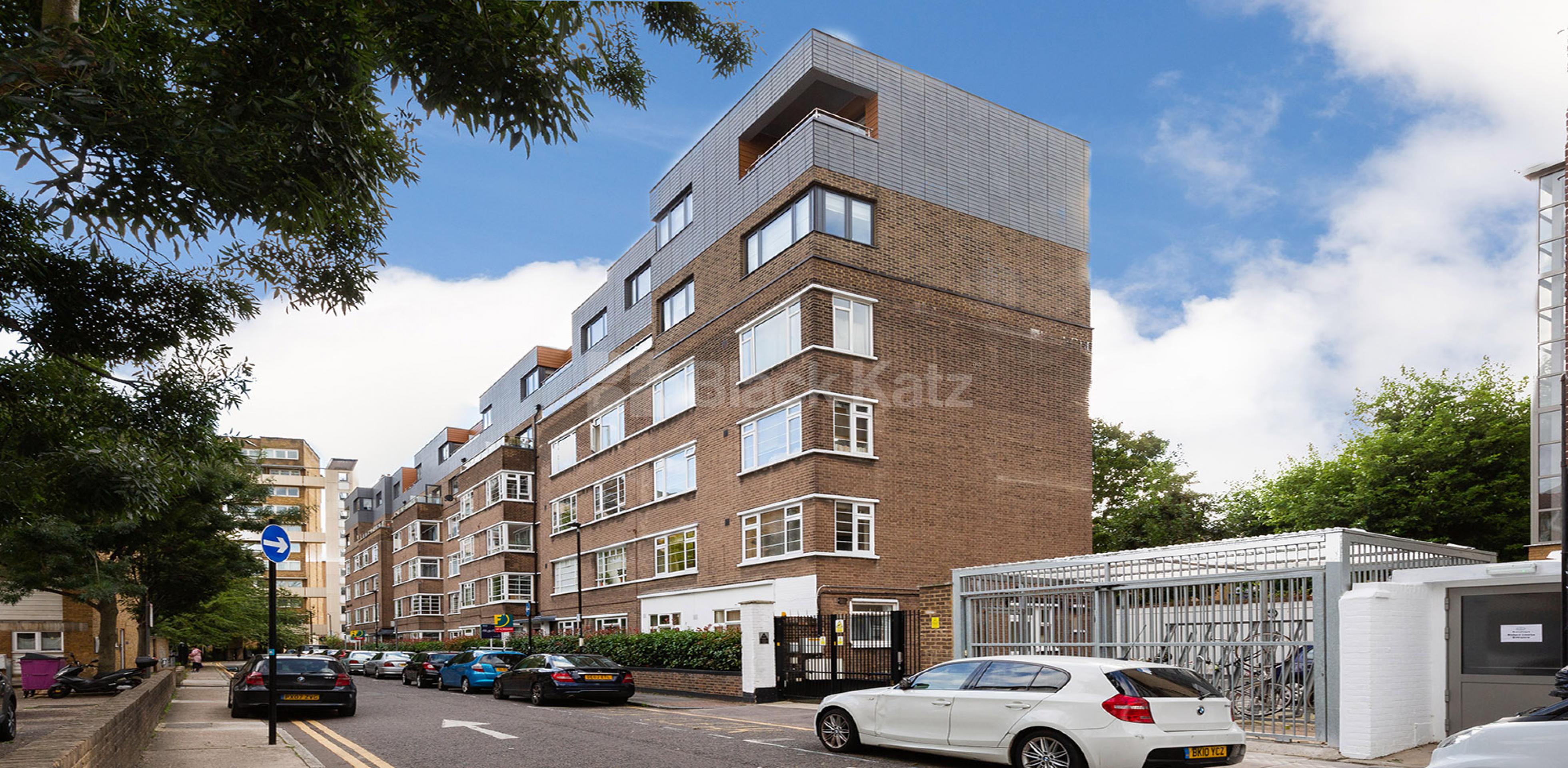 			PERFECT FOR 3 SHARERS!, 3 Bedroom, 1 bath, 1 reception Apartment			 Damien Street E1, White Chapel  E1